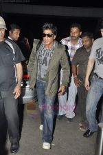 Shahrukh Khan leaves for IIFA Toronto on 23rd June 2011 (3).JPG